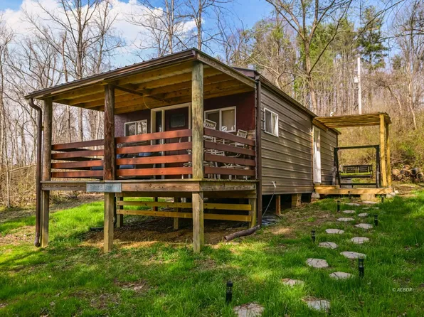 10219 Paulette Dr, Glouster, OH 45732