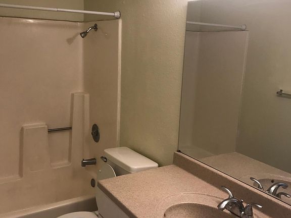 3rd image of 335 34th St Unit 2