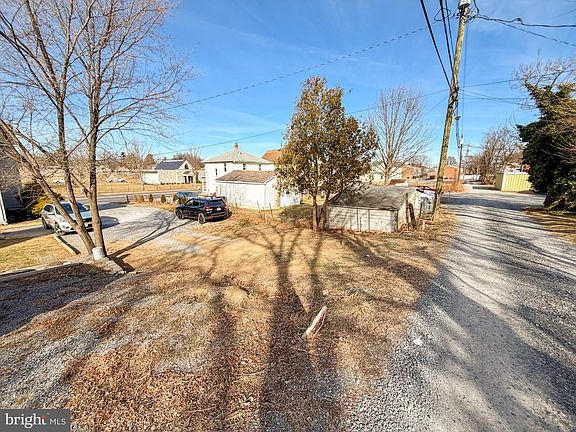 5th image of 24 N Pleasant Valley Rd