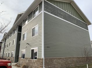 3821 Crossing St SW APT E, Minot, ND 58701