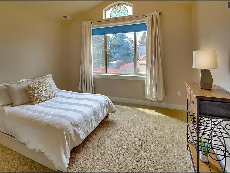 3138 NE Monte Vista Ln — Photo 5