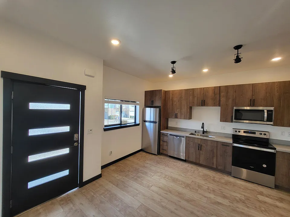 2518 Fawcett Ave