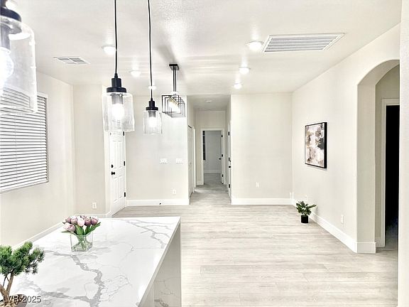 5th image of 1003B Mystic Moss St