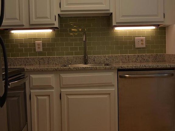 2nd image of 2511 Arlington Blvd #29
