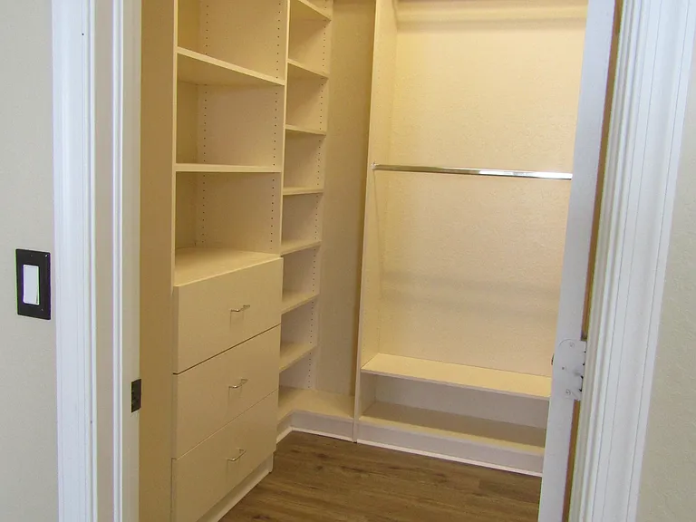 1756 SW Jamesport Dr — Photo 17