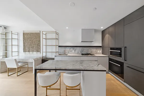 Rented by R New York | media 12