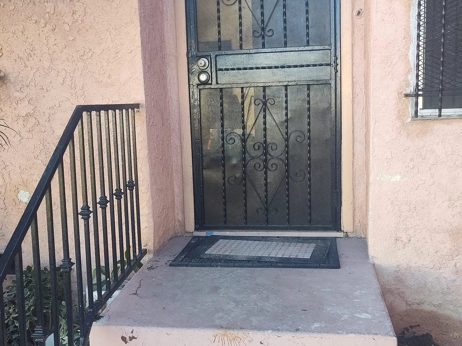 California Ave, South Gate — Photo 3
