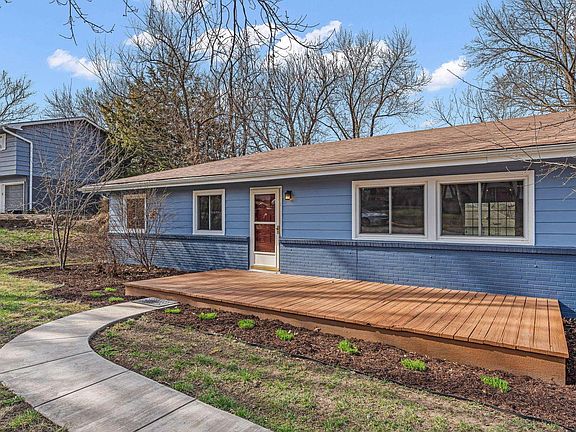 2nd image of 3501 SE Park Lane Ct