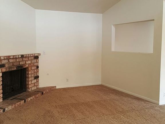 2nd image of 750 Summer Heights Ln