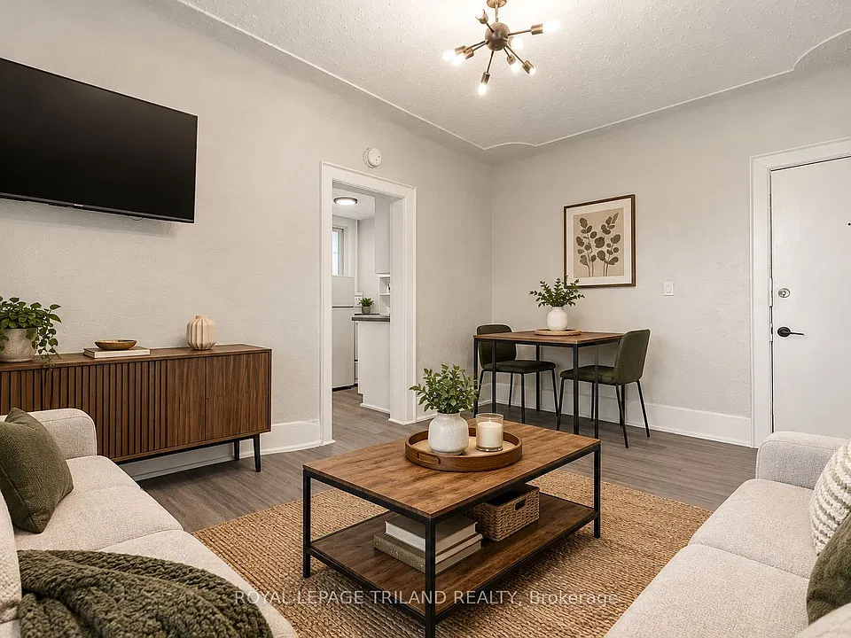 425 McKenzie Ave #8