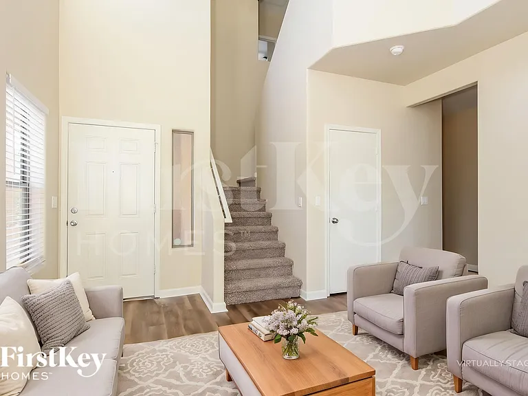 22022 N 29th Dr — Photo 4