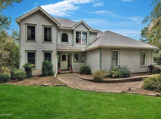 8824 Laird Dr, Stroudsburg, PA 18360