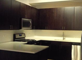 2946 N Halsted St #401, Chicago, IL 60657