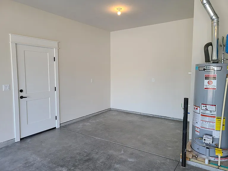 409 S Hamlin Ln — Photo 49