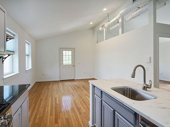 2nd image of 430 S Hutchinson St #D