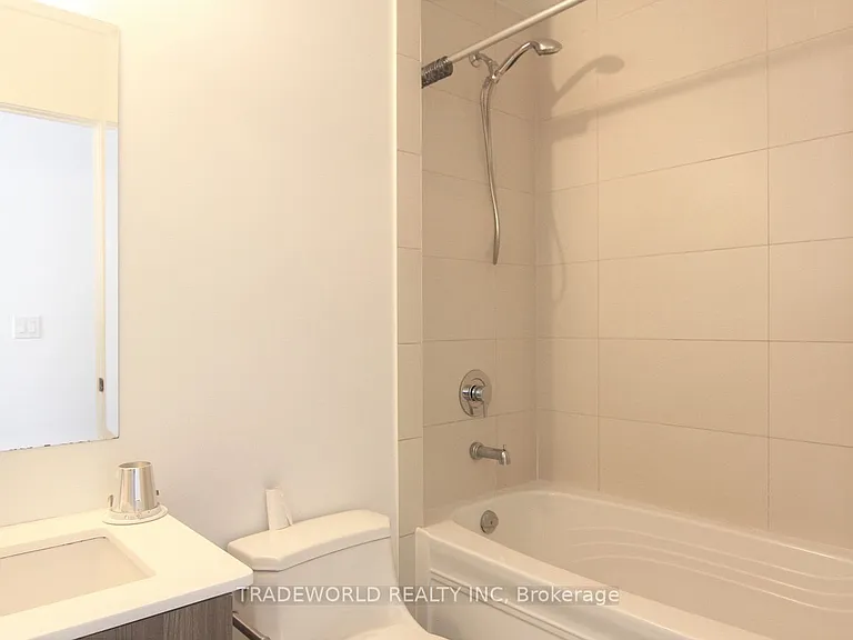 426 University Ave #2810 — Photo 9