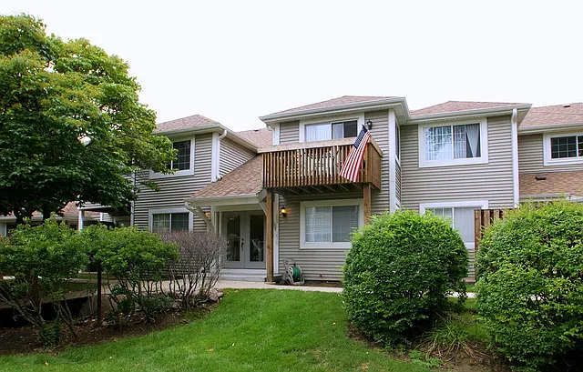 1006 Farwell Ct photo 1