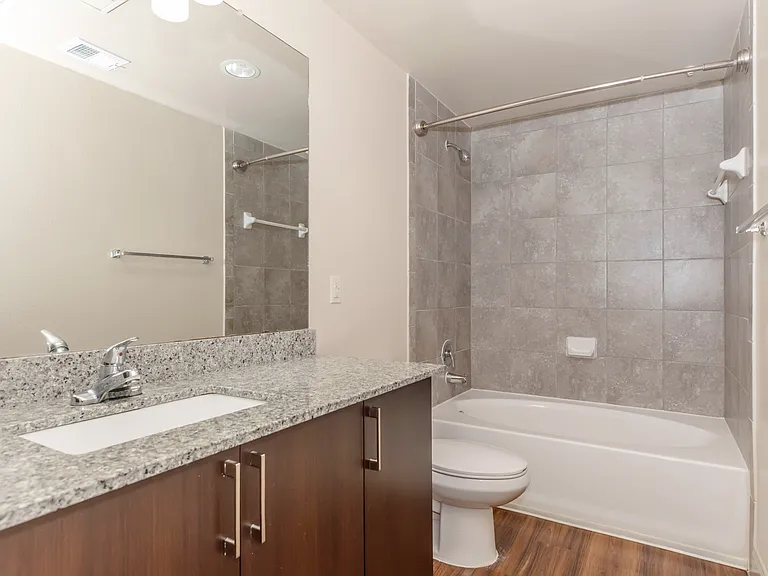 Alexis Apartments — Photo 17