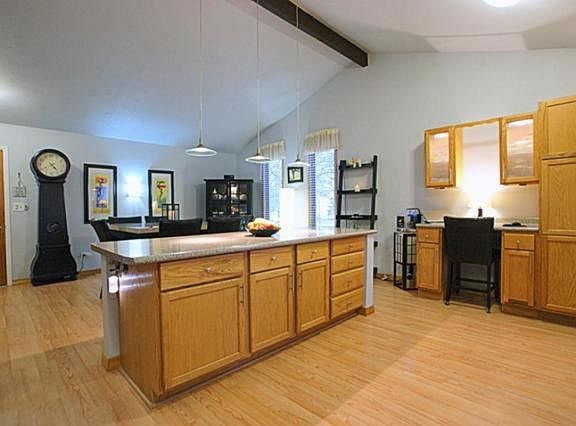 5th image of 144 Oak Knoll Dr
