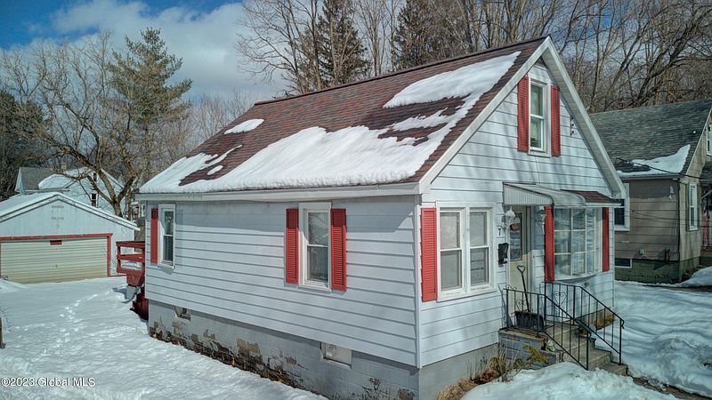 3rd image of 7 Griffin Street