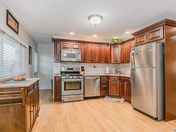4th image of 27 Debbie Ln