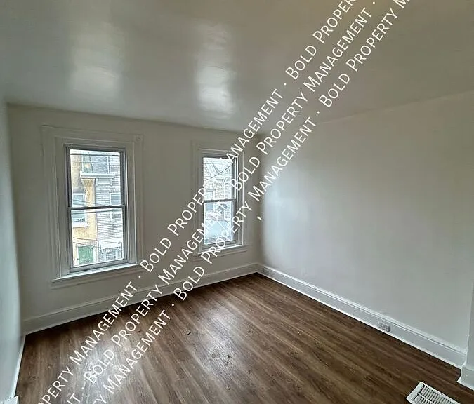 1316 Kenny St — Photo 7