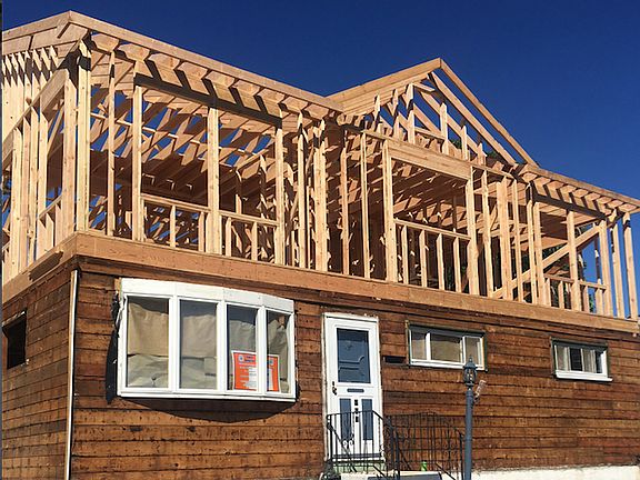 3rd image of 822 Gehrig Ave
