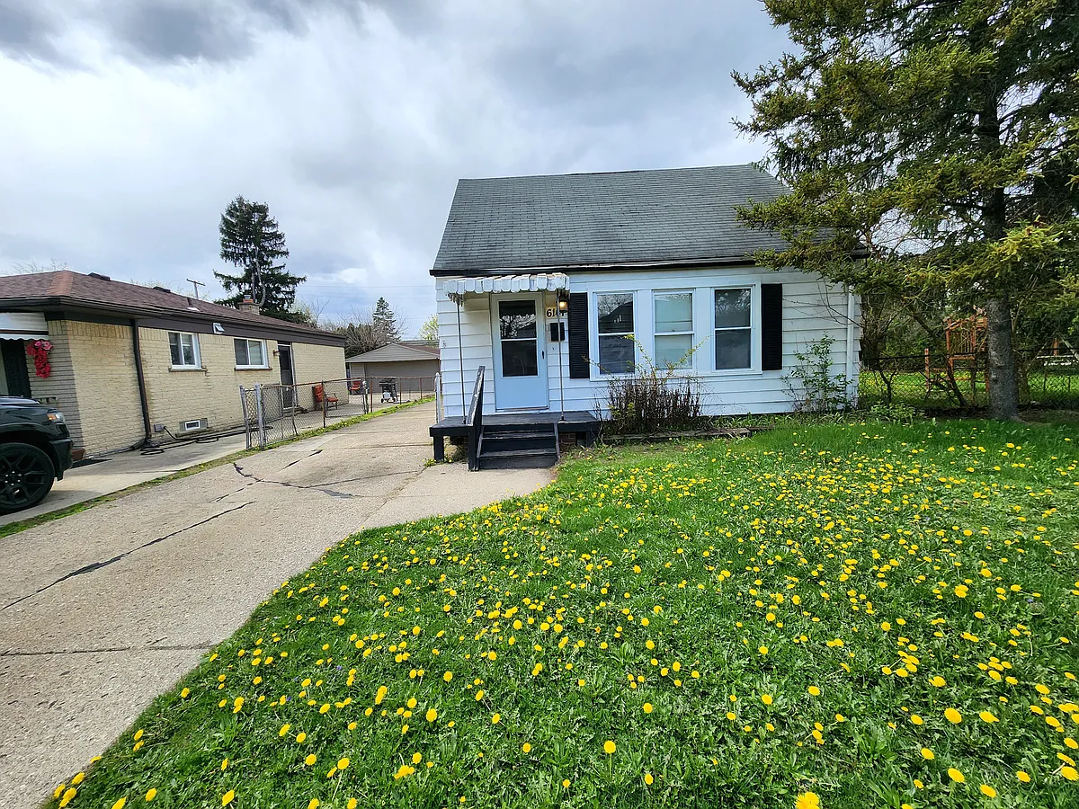 Building Photo - 6147 Whitefield St