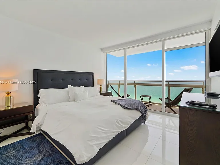 6801 Collins Ave #1204/1217 — Photo 2