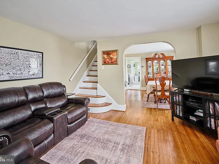 339 S Lincoln Ave — Photo 5