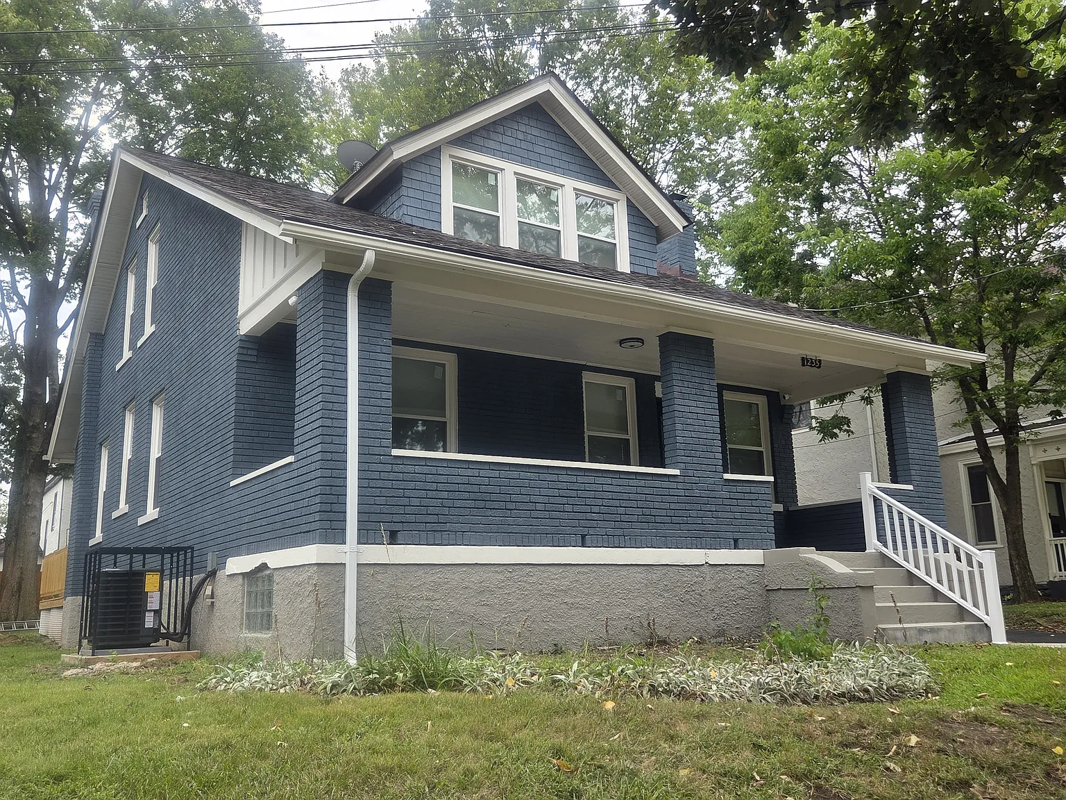 4 bed, 2.5 bath, 2674 sqft, $2,150 — Photo 1