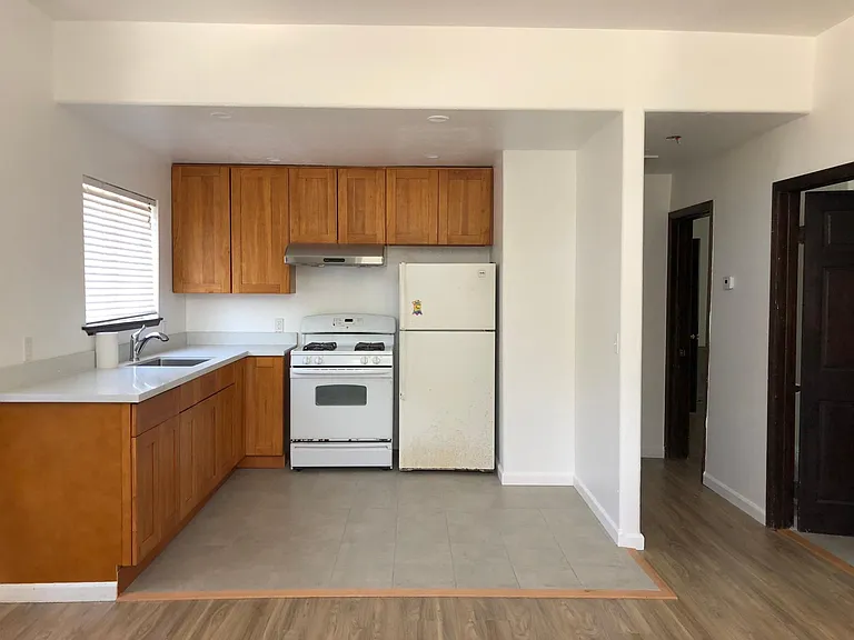378 E Saint John St #1 — Photo 4