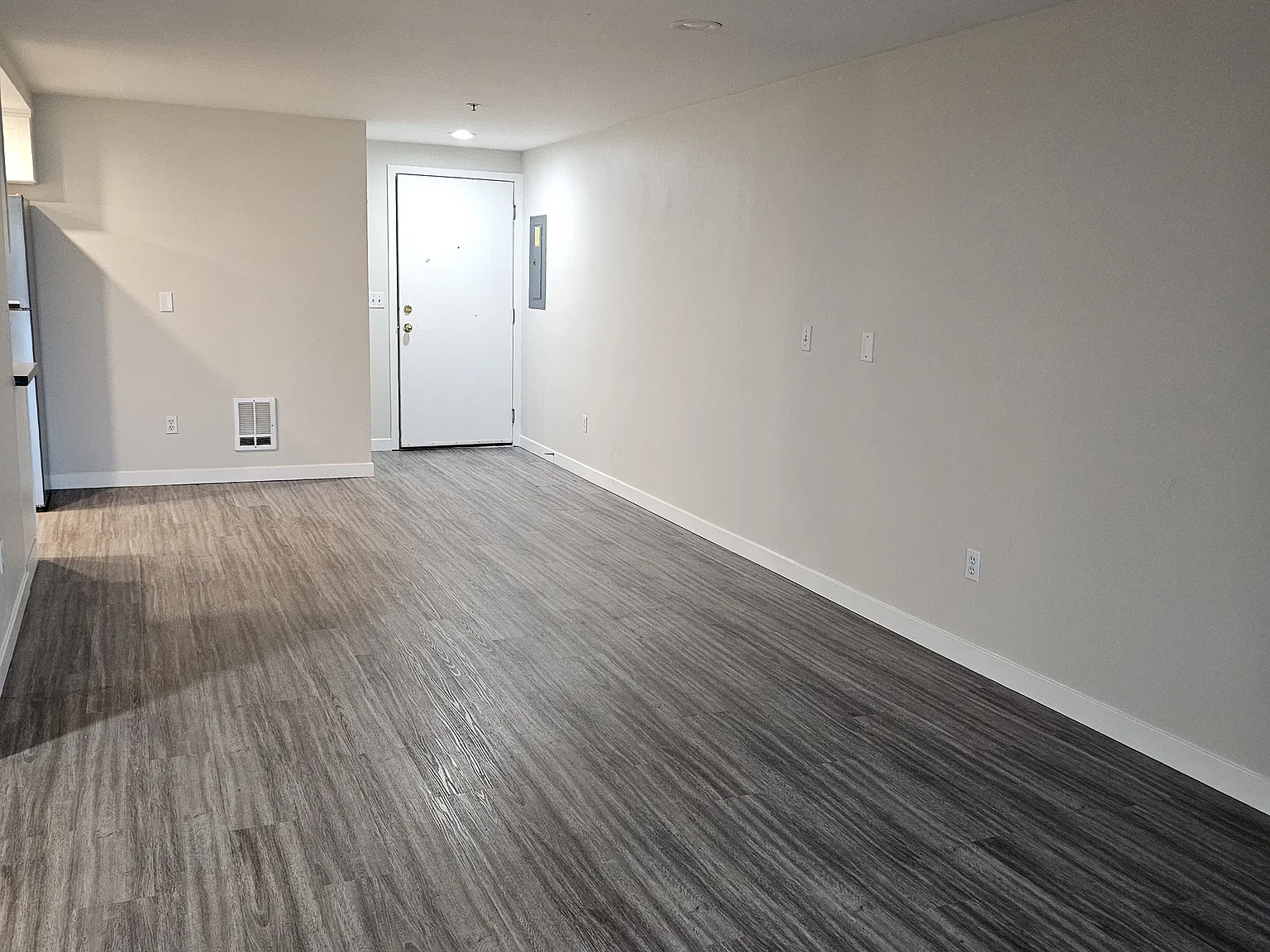 1 bed, 600 sqft, $1,500 — Photo 3