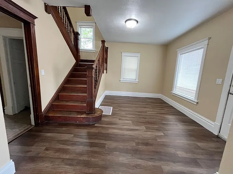 223 N Minnesota Ave — Photo 10