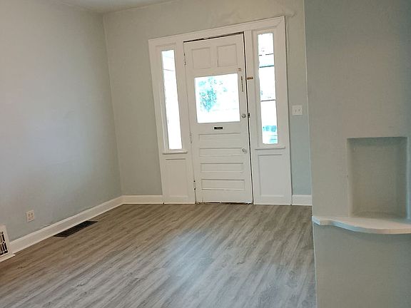 3rd image of 406 E Gilbert St #1