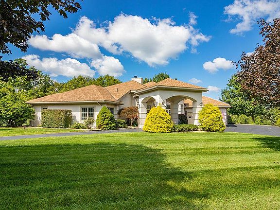 2nd image of 71 Wexford Dr