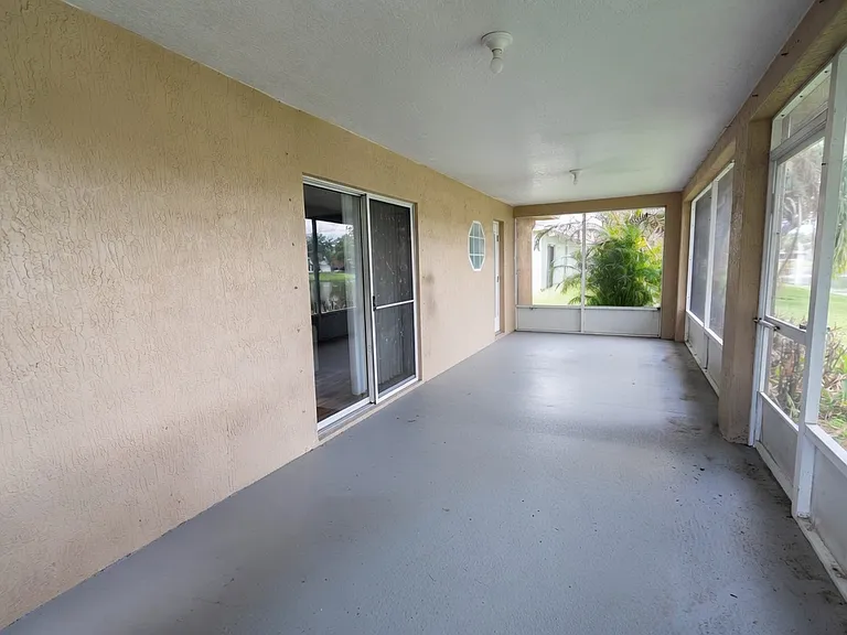 1256 25th Ter SW — Photo 8