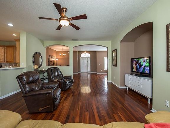 4th image of 1322 Emerald Hill Way
