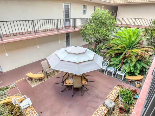 504 Davis Road #96, Palm Springs, FL 33461