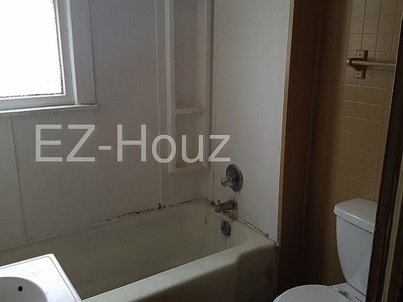 5th image of 78 Deshler St