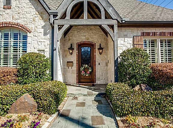2nd image of 6543 Woodland Dr