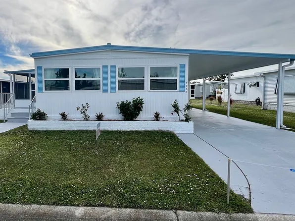 2755 Deerfield Dr, North Fort Myers, FL 33917