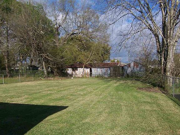 2nd image of 1529 Himalaya Ave
