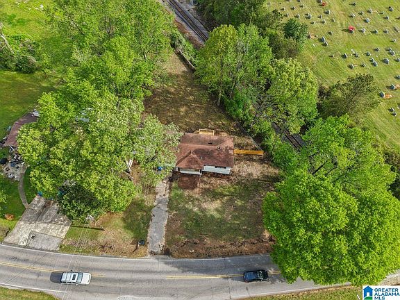 4th image of 4000 Hazelwood Rd