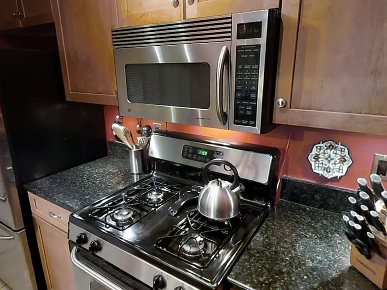 147 Kelton St #309 — Photo 7