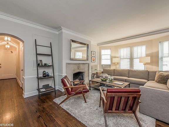 5th image of 609 W Stratford Pl APT 4D