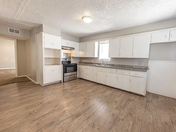3rd image of 5005 39th St