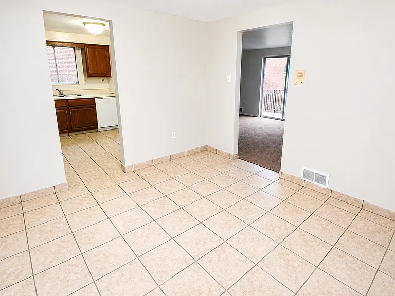 324 Noll Ave — Photo 5