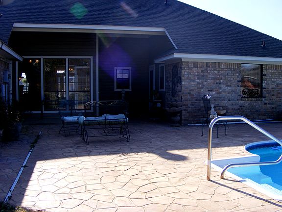 4th image of 2014 Regent Cir