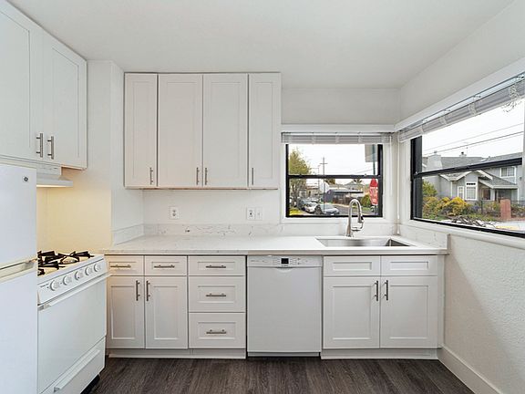 4th image of 5941 Vallejo St #1253